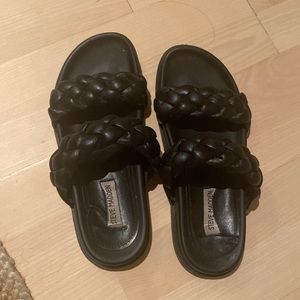 🔥Steve madden braided black slip on sandals🔥